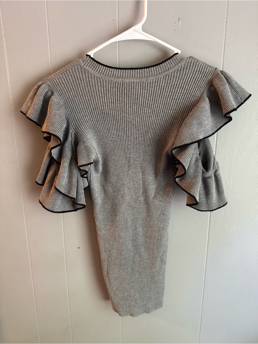Grey Ruffle Sleeve Ribbed Top - Picture 3 of 4